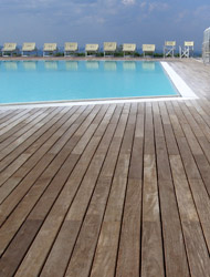 Parquet utilizzato per bordo piscine